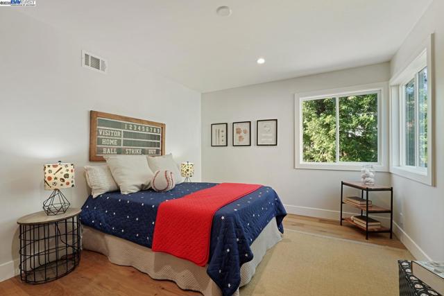 25 Mackenzie Pl, Danville CA: https://media.crmls.org/mediaz/0240f3a3-7207-4f1b-8224-9183cd748cd6.jpg