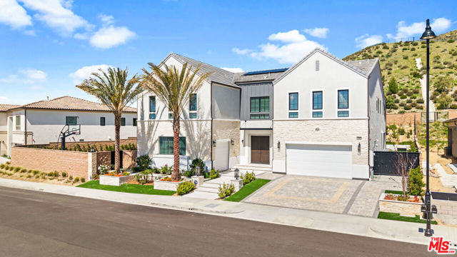 12553 N Ridgeline Road, Porter Ranch CA: https://media.crmls.org/mediaz/02410bca-6214-44d1-876f-730fb0486232.jpg