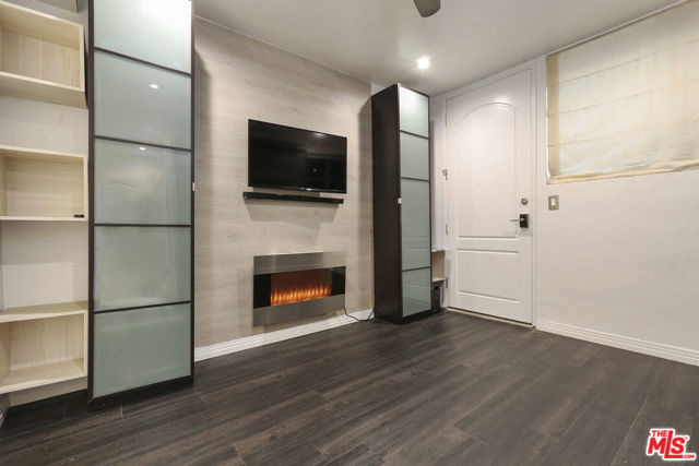 472 Rosecrans Avenue, Manhattan Beach, California 90266, 0 ,Residential Income,For Sale,Rosecrans,0,26830069