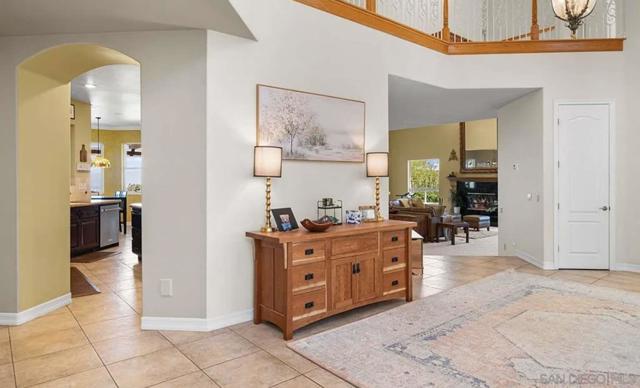 21100 Paseo Montana, Murrieta CA: https://media.crmls.org/mediaz/02414ad7-5ccc-4fad-b79f-d2db3e6272c7.jpg