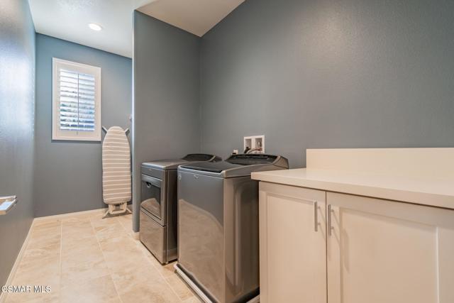 263 Morro Way, Simi Valley CA: https://media.crmls.org/mediaz/02414ae7-60ec-4899-831c-56ab6b10c590.jpg