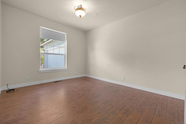16725 Harrison Park Trail, Julian CA: https://media.crmls.org/mediaz/02418159-5036-4b67-b955-3bbe92646908.jpg