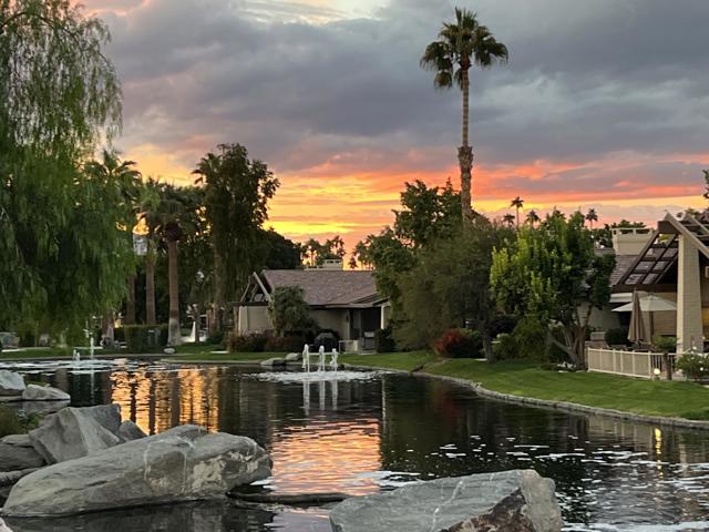 220 Green Mountain Drive, Palm Desert CA: https://media.crmls.org/mediaz/0242bf47-f8f6-48f3-8320-326f12640431.jpg
