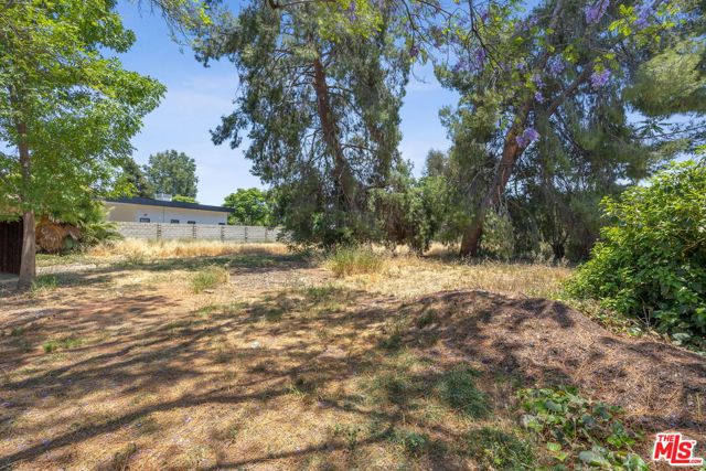 8400 Encino Avenue, Northridge CA: https://media.crmls.org/mediaz/0243558a-6100-4602-b3a7-39f771180d16.jpg