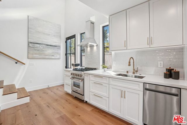 4034 Coolidge Avenue, Culver City CA: https://media.crmls.org/mediaz/024378ae-7f0f-4165-b7ac-661342fccfb0.jpg