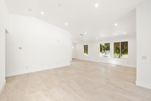 Image 8 of 41 For 49651 Lincoln Drive