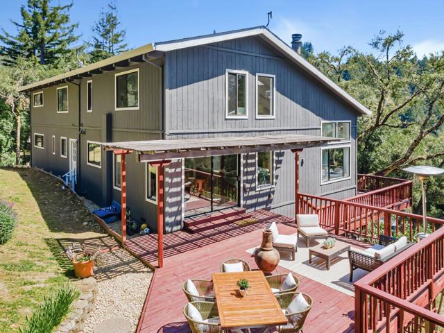 805 Old Mill Pond Road, Los Gatos CA: https://media.crmls.org/mediaz/02441822-4d9e-4da0-a902-9a33e90ec4af.jpg