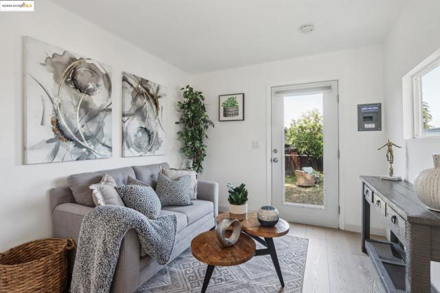 22882 Upland Way, Hayward CA: https://media.crmls.org/mediaz/02441de6-29f2-4c8c-9959-a6506a0046fe.jpg