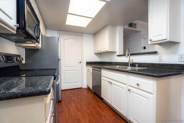 12015 Alta Carmel Ct, San Diego CA: https://media.crmls.org/mediaz/024464eb-7c17-4eb9-a84d-c253b0bc9073.jpg