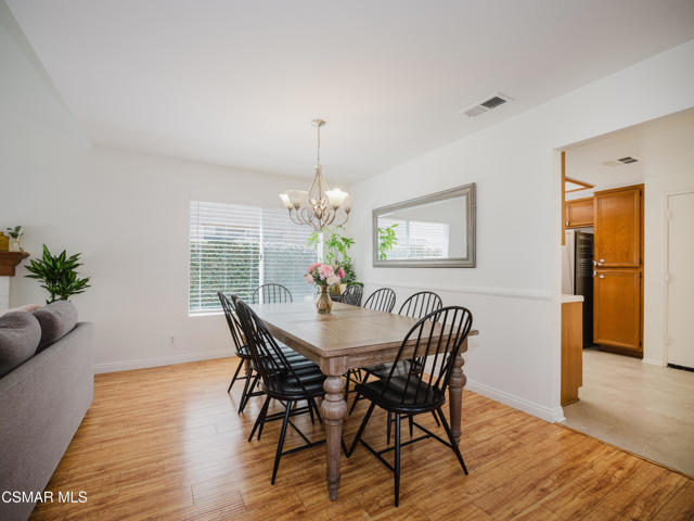 552 Fairfield Road, Simi Valley CA: https://media.crmls.org/mediaz/02448237-0d96-449a-9b86-2687d9f53e3c.jpg