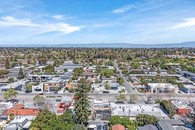 3876 3876 El Camino Real, Palo Alto CA: https://media.crmls.org/mediaz/02448a38-3fe1-4617-bd9d-87856f3a0097.jpg