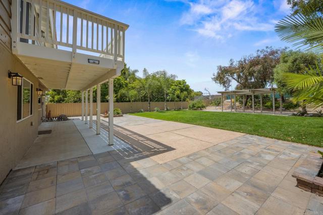Detail Gallery Image 8 of 28 For 325 Santa Helena Dr, Solana Beach,  CA 92075 - 6 Beds | 4 Baths