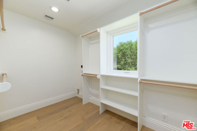4929 Lakeview Canyon Road, Westlake Village CA: https://media.crmls.org/mediaz/0245852e-d7b4-4e45-bb2c-84a6bf0000b3.jpg