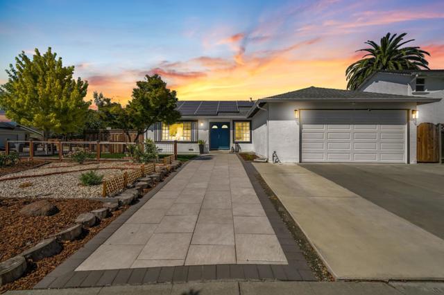 552 Bluefield Drive, San Jose CA: https://media.crmls.org/mediaz/02460edb-976f-481e-8caa-d9cecc852a71.jpg