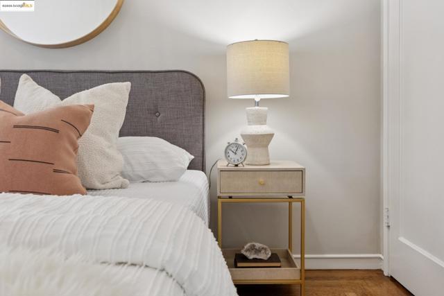 5318 Fleming Avenue, Oakland CA: https://media.crmls.org/mediaz/02463c62-2782-42ab-813a-58d655191381.jpg