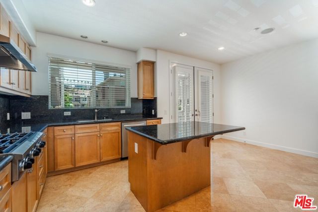 6011 Dawn, Playa Vista CA: https://media.crmls.org/mediaz/02467a80-e347-4704-977b-3ed26ea72e27.jpg