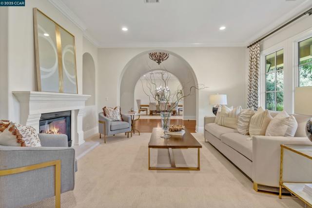 160 Camille Ave, Alamo CA: https://media.crmls.org/mediaz/0247912f-f1b6-438d-87a6-6e844374e5ab.jpg