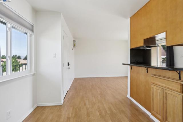 Image 4 of 15 For 3461 Norton Way  8