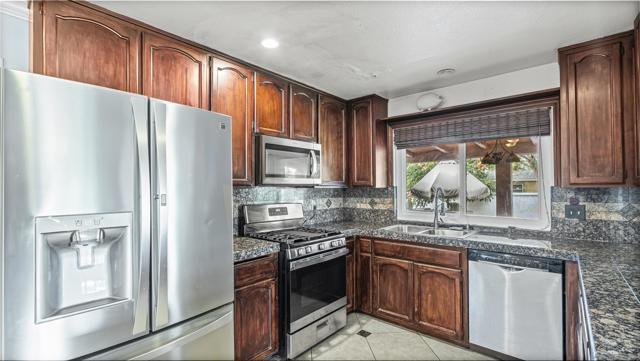 5315 Old Dairy Ct, Bonita CA: https://media.crmls.org/mediaz/0247cf7c-f9c1-4086-8179-e192a39da20e.jpg