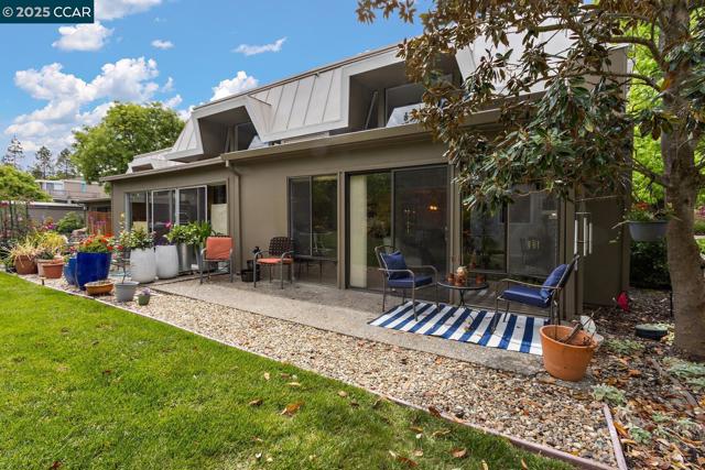 1244 Singingwood Ct., Walnut Creek CA: https://media.crmls.org/mediaz/0247dbfe-94ff-4b69-8b17-0706dc5e196f.jpg