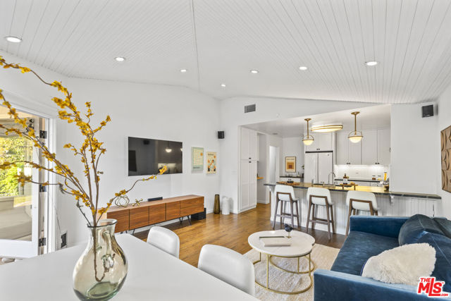 505 Panama Avenue, Long Beach CA: https://media.crmls.org/mediaz/0247f851-2c33-472a-a93a-6667f2031977.jpg