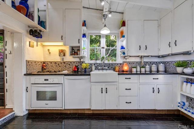 4210 Black Mountain Road, La Mesa CA: https://media.crmls.org/mediaz/0248486e-85c3-427c-b5ee-bc59d945a465.jpg