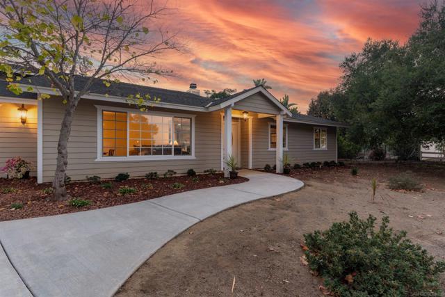 3121 Alta Verde, Fallbrook CA: https://media.crmls.org/mediaz/0248558c-135e-4fe8-8b90-003a1a02581f.jpg