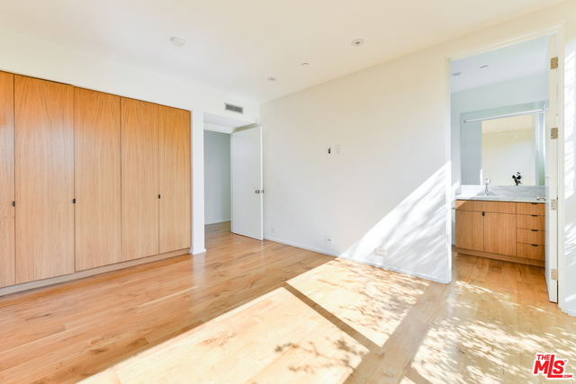 848 Milwood Avenue, Venice CA: https://media.crmls.org/mediaz/0248c495-f9a3-4bc7-a53b-7958b0c8f4a2.jpg