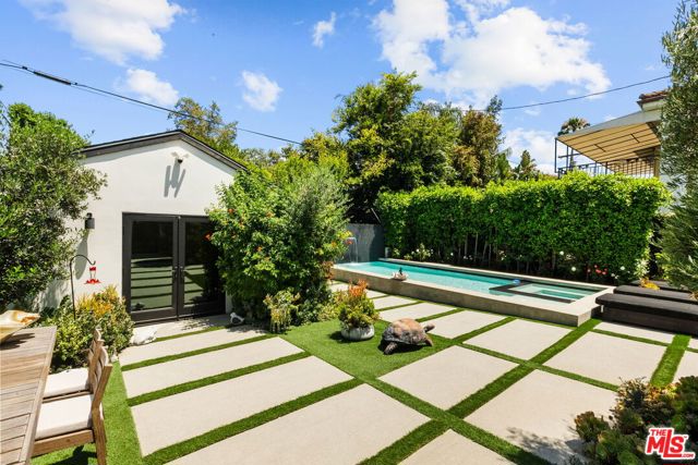 4338 Agnes Avenue, Studio City CA: https://media.crmls.org/mediaz/024909d9-1dcd-4ded-8ea3-8e3ed01f3663.jpg