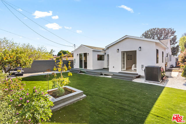 4240 Chase Avenue, Los Angeles CA: https://media.crmls.org/mediaz/02498009-5131-494e-92df-8114efc20099.jpg