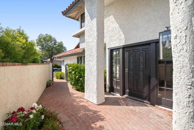 4212 Par Five Drive, Westlake Village CA: https://media.crmls.org/mediaz/024a0f7e-c044-48b0-bbec-d9fd99720638.jpg