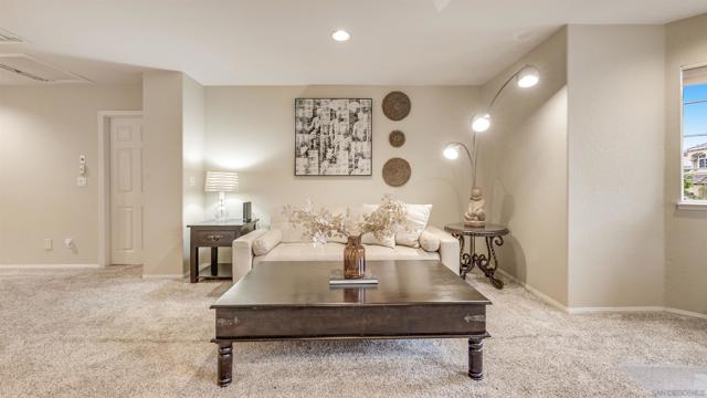 2352 Rock Crest Gln, Escondido CA: https://media.crmls.org/mediaz/024aca49-eda2-4699-9317-bb2e96275aed.jpg