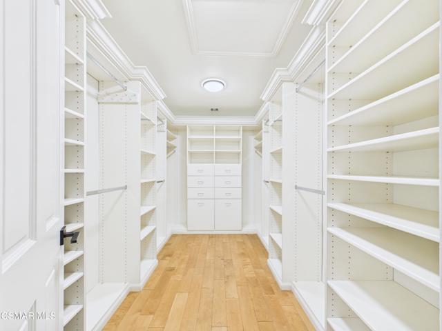 29650 Kimberly Drive, Agoura Hills CA: https://media.crmls.org/mediaz/024b7aa5-d625-47a6-9f77-0c6830729929.jpg