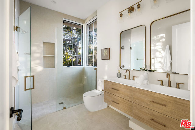 1203 N Vista Street, West Hollywood CA: https://media.crmls.org/mediaz/024bd2b4-5875-49c0-ab90-7794f10fe972.jpg