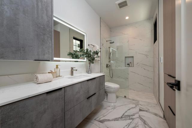 Image 21 of 40 For 2615 Hillside Drive