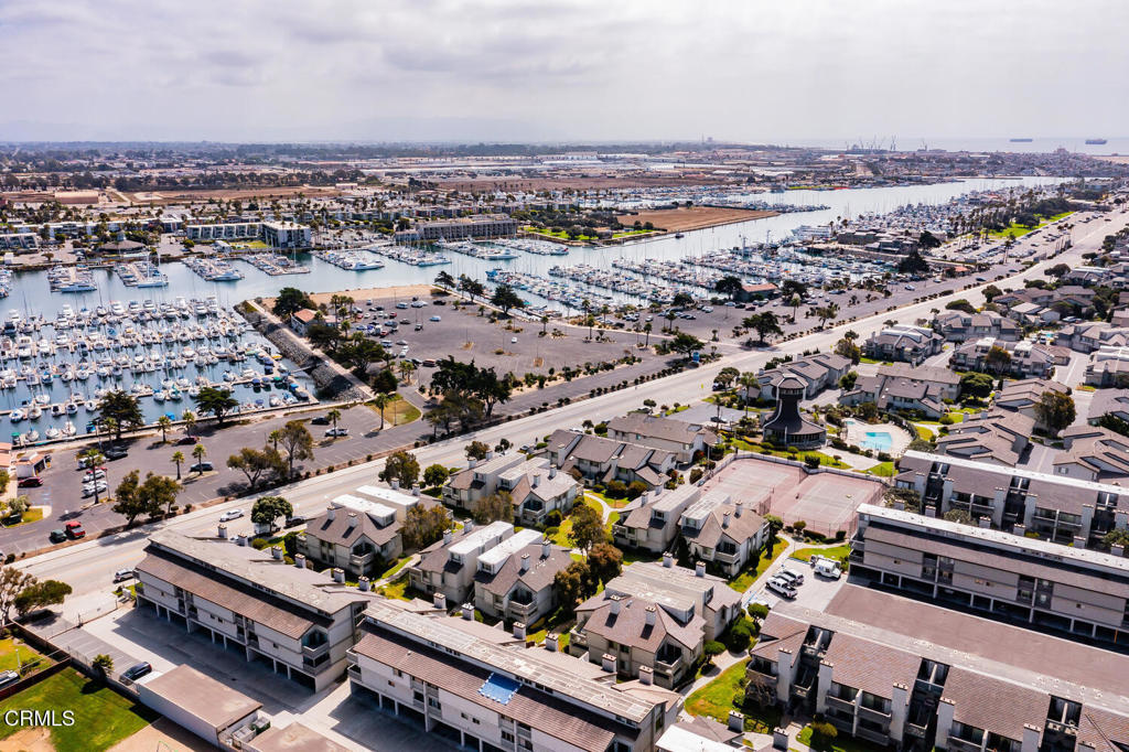 https://media.crmls.org/mediaz/024ca922-f6ef-4620-9c8d-7b687fa86f85.jpg?preset=X-Large