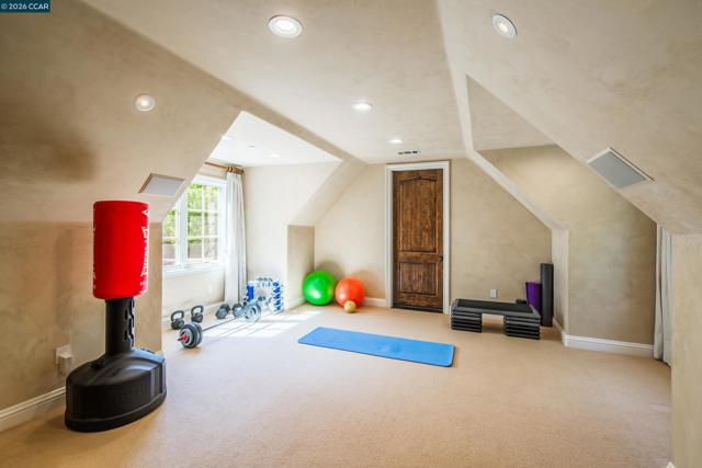 Image 43 of 61 For 53 Hidden Oaks Dr