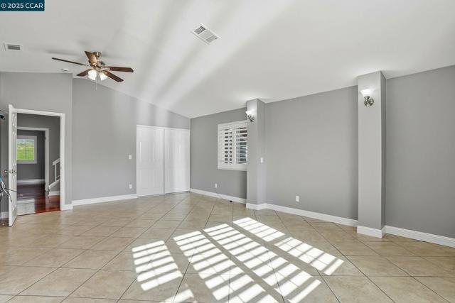 3025 Sunflower Dr, Antioch CA: https://media.crmls.org/mediaz/024cbfc7-159b-46e6-9dc3-6df82468c77a.jpg