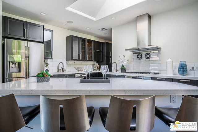 3770 Torito Circle, Palm Springs CA: https://media.crmls.org/mediaz/024d089f-6ec8-4ede-8f26-b1c1024e2b44.jpg