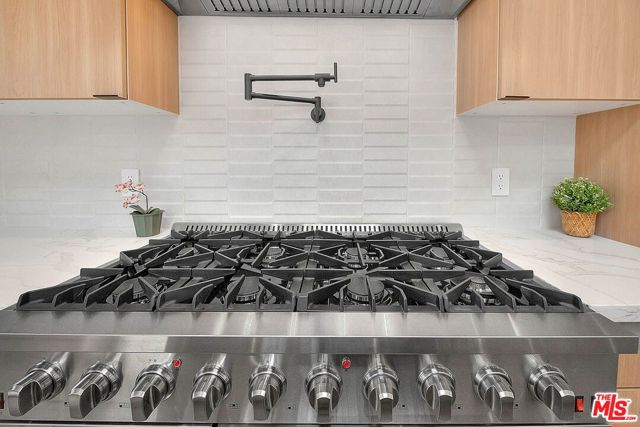 4516 W 63rd Street, Los Angeles CA: https://media.crmls.org/mediaz/024d4788-b907-43b3-a78e-9f903477e013.jpg