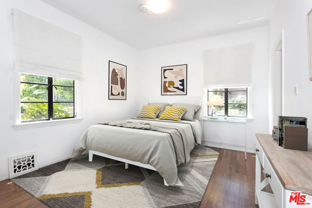 627 N Alta Drive, Beverly Hills CA: https://media.crmls.org/mediaz/024d5ec3-4890-4268-ae0d-b9af299c8450.jpg