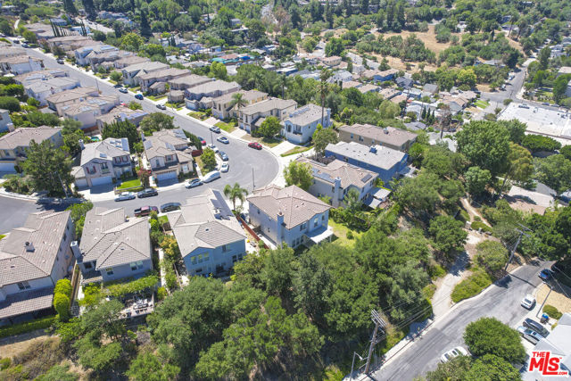 629 Milford Street, Los Angeles CA: https://media.crmls.org/mediaz/024e1bb2-d4b8-4675-9ec8-9754b78bf1f3.jpg