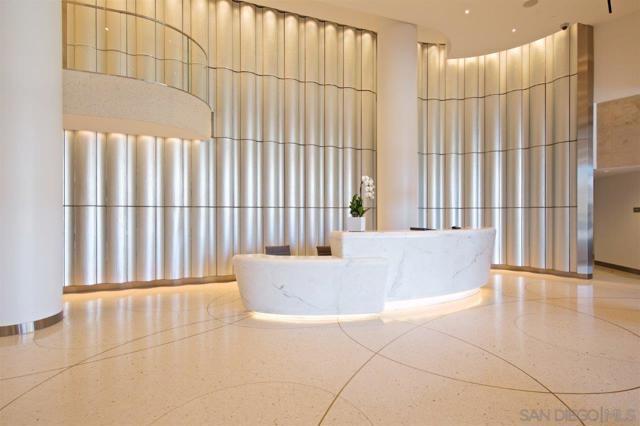 888 W E Street, San Diego CA: https://media.crmls.org/mediaz/024e6188-7680-4c71-95b7-92d875791d35.jpg