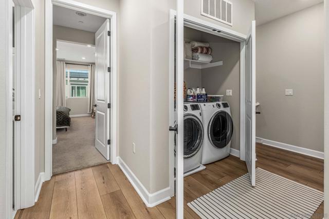 1821 Onyx Ln, Chula Vista CA: https://media.crmls.org/mediaz/024ecf57-a140-4d55-8897-3854d201b85a.jpg