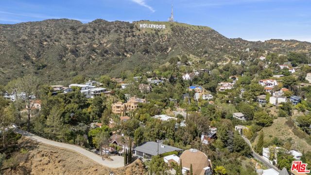 3162 Durand Drive, Los Angeles CA: https://media.crmls.org/mediaz/024f50f0-5dd4-49c8-b2c6-26821db2558f.jpg