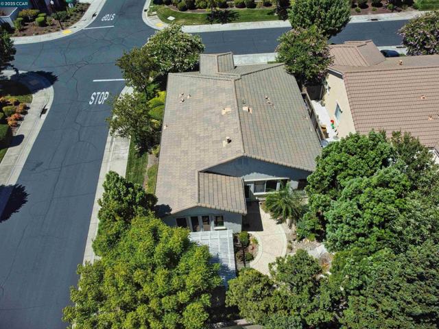 335 Suez Canal Lane, Sacramento CA: https://media.crmls.org/mediaz/02512888-9694-450b-a56e-d90dc6babb80.jpg