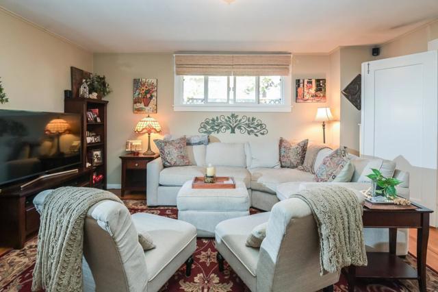 700 Howard Avenue, Burlingame CA: https://media.crmls.org/mediaz/02513d9b-d4dd-468b-b3ca-3a5466b81d3d.jpg
