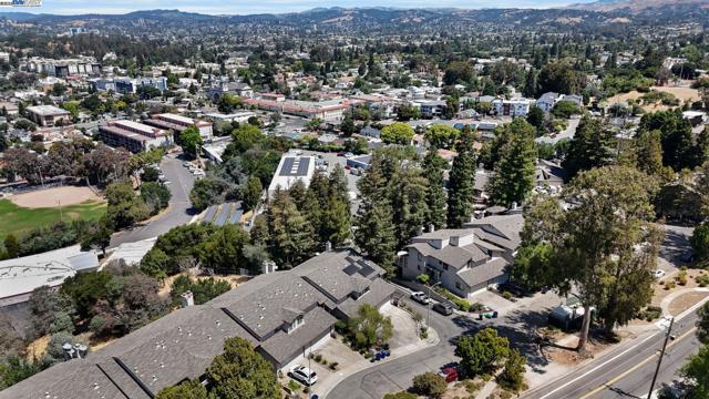1112 Holmes Way, Hayward CA: https://media.crmls.org/mediaz/025173af-1b53-40be-8e81-707b720081cf.jpg