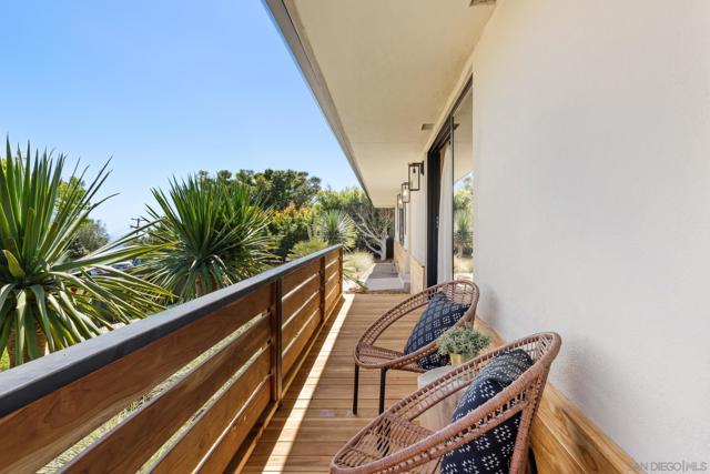 896 La Jolla Rancho Road, La Jolla CA: https://media.crmls.org/mediaz/0251824a-74bb-46aa-9250-5f9842772de9.jpg