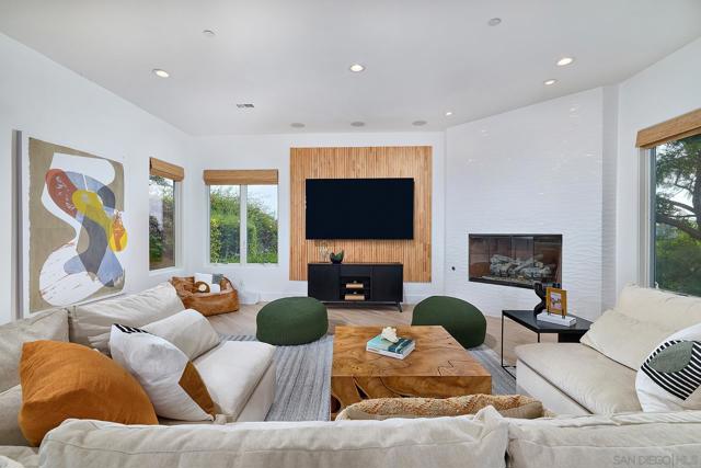 1749 Noma Lane, Encinitas CA: https://media.crmls.org/mediaz/0251a8a4-6ca5-421f-b26a-245818b348a3.jpg